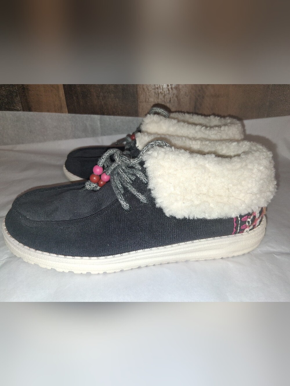 Hey Dude Women's Britt Corduroy Shoes Size 7 Black